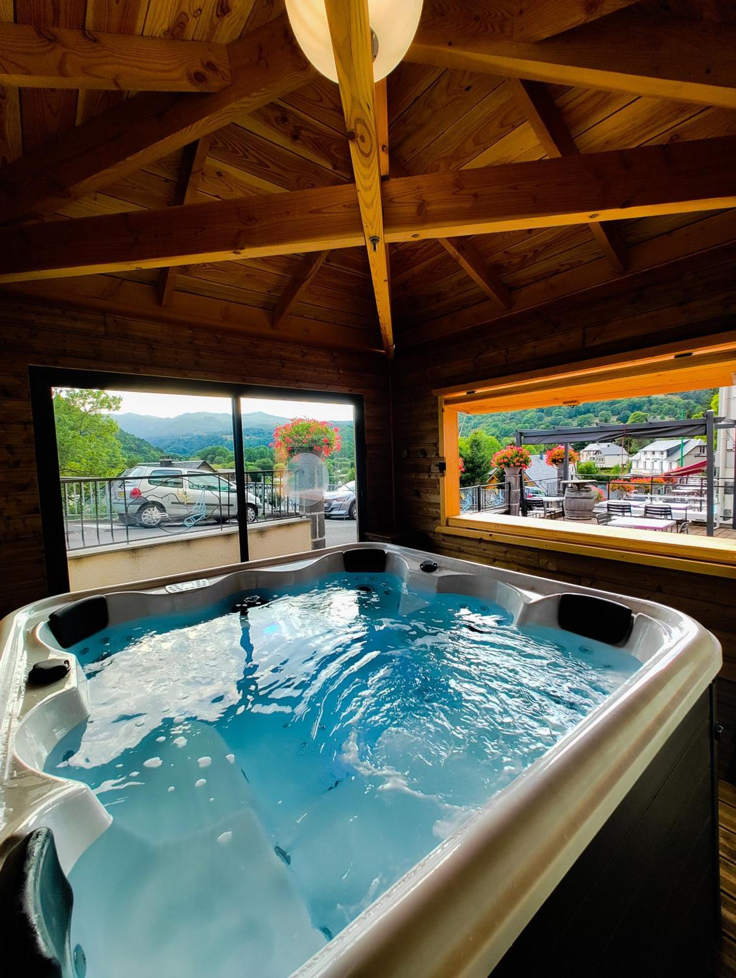 Logis Hotel Le Beau Site Chambon-sur-Lac Eksteriør billede