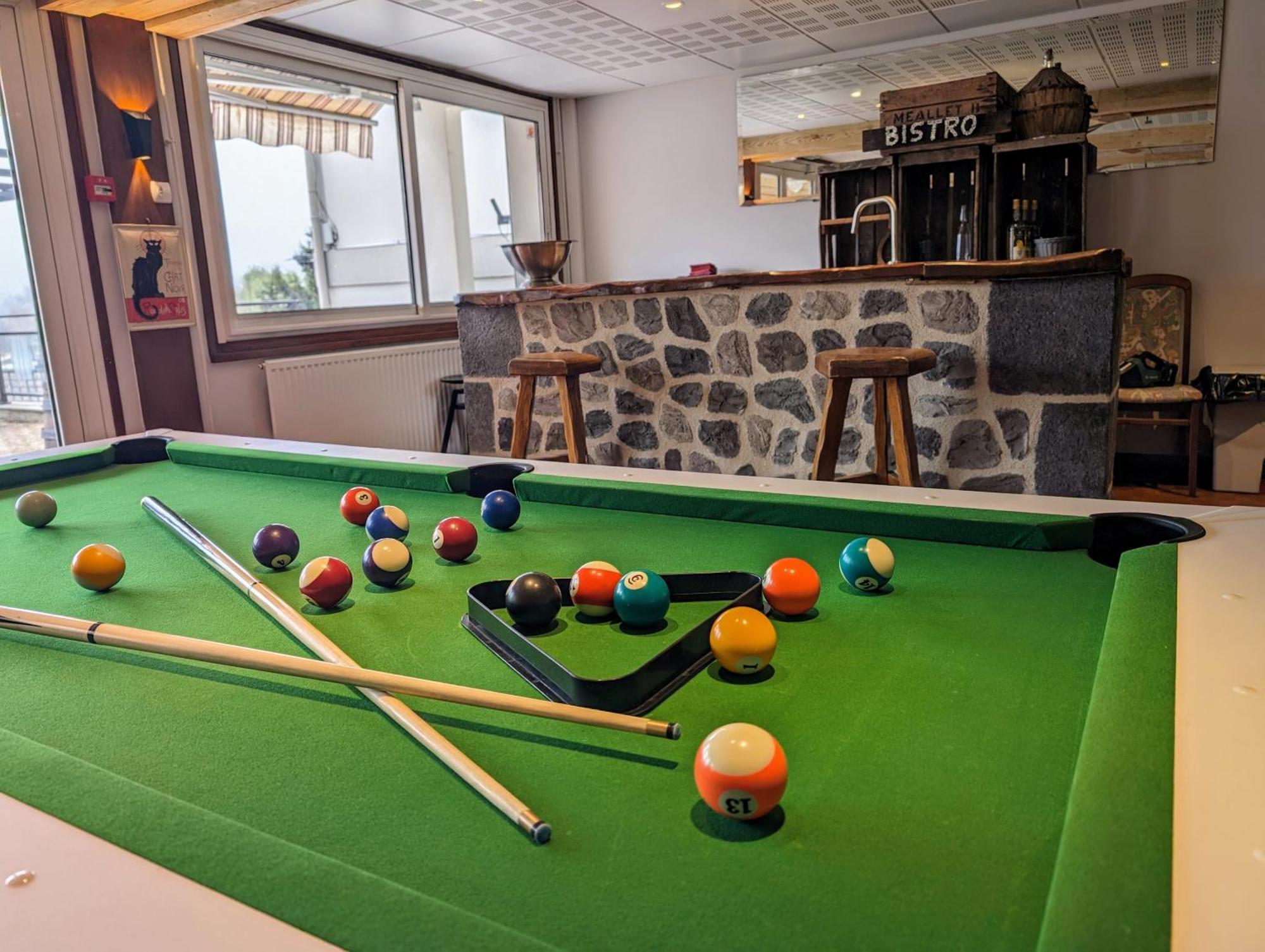 Logis Hotel Le Beau Site Chambon-sur-Lac Eksteriør billede