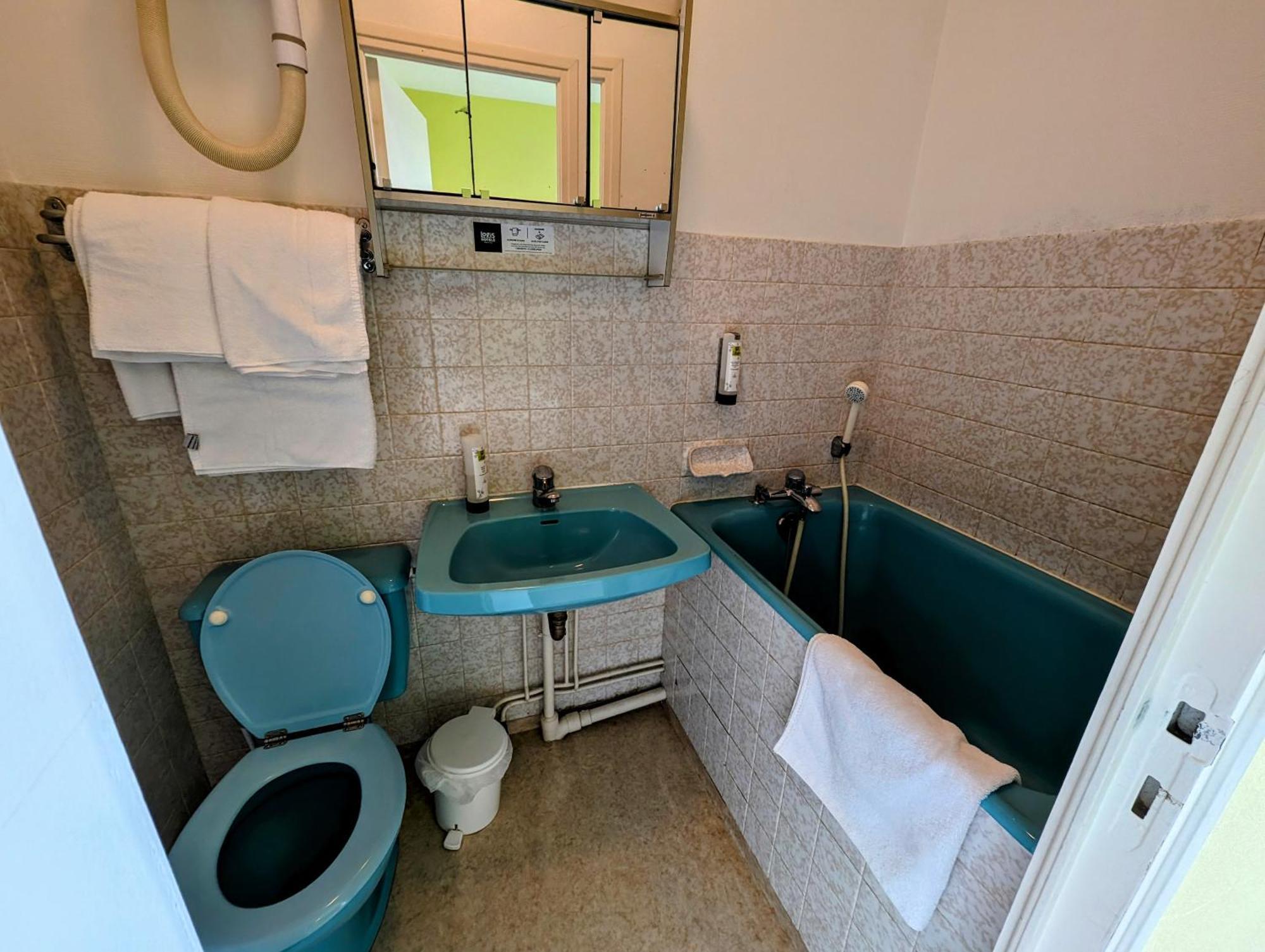 Logis Hotel Le Beau Site Chambon-sur-Lac Eksteriør billede