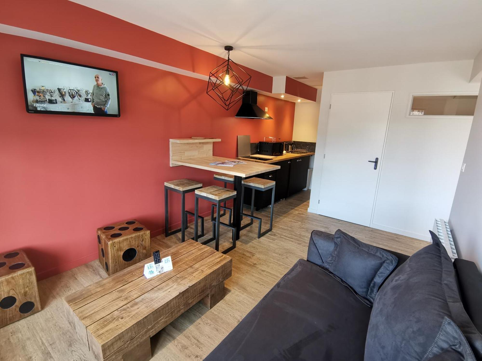 Logis Hotel Le Beau Site Chambon-sur-Lac Eksteriør billede