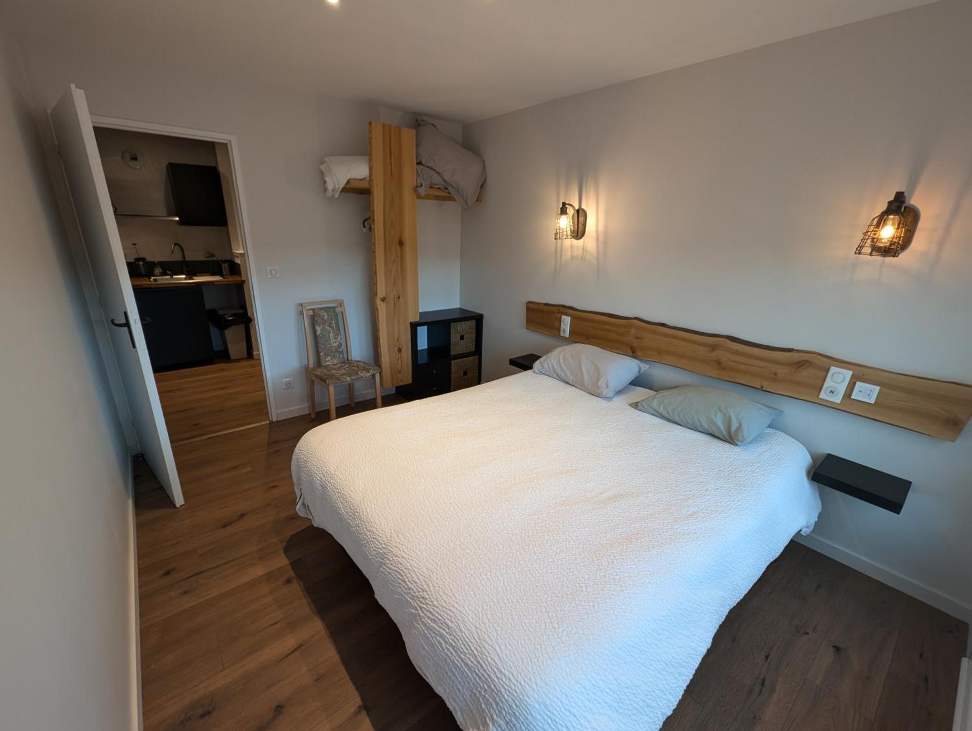 Logis Hotel Le Beau Site Chambon-sur-Lac Eksteriør billede