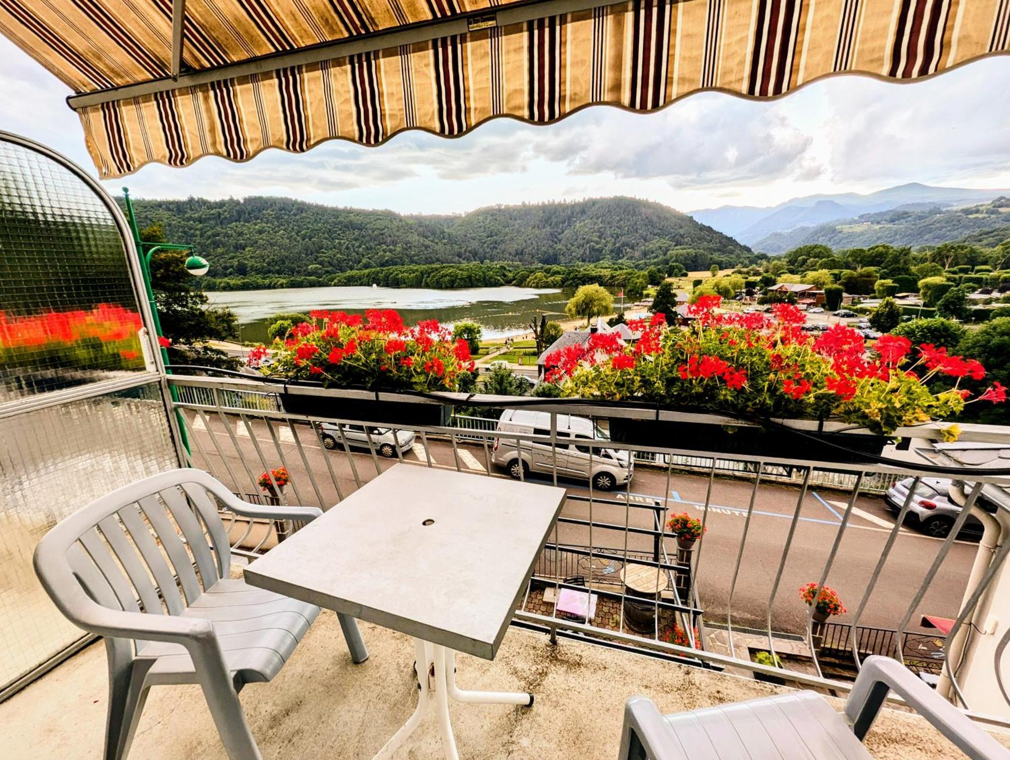 Logis Hotel Le Beau Site Chambon-sur-Lac Eksteriør billede