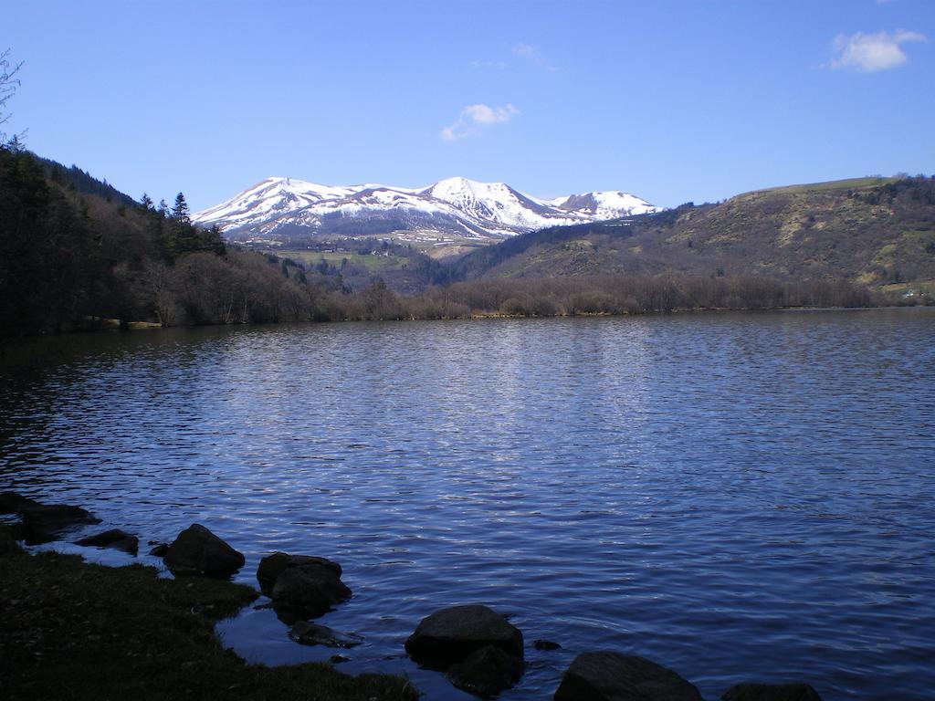 Logis Hotel Le Beau Site Chambon-sur-Lac Eksteriør billede