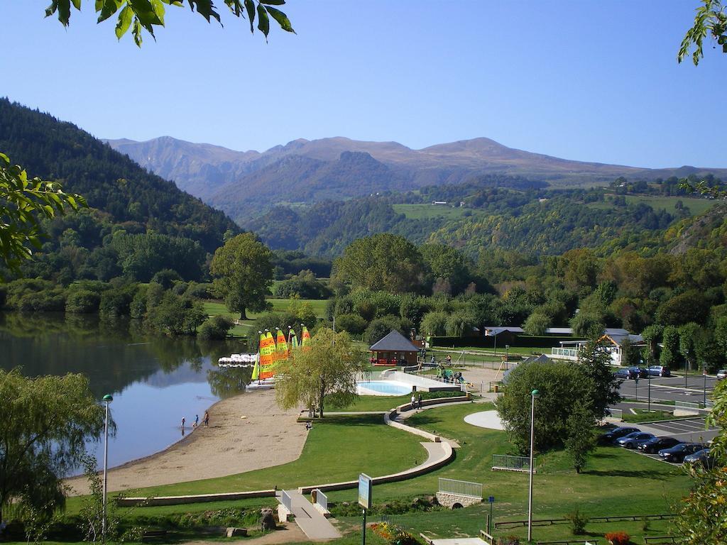 Logis Hotel Le Beau Site Chambon-sur-Lac Eksteriør billede